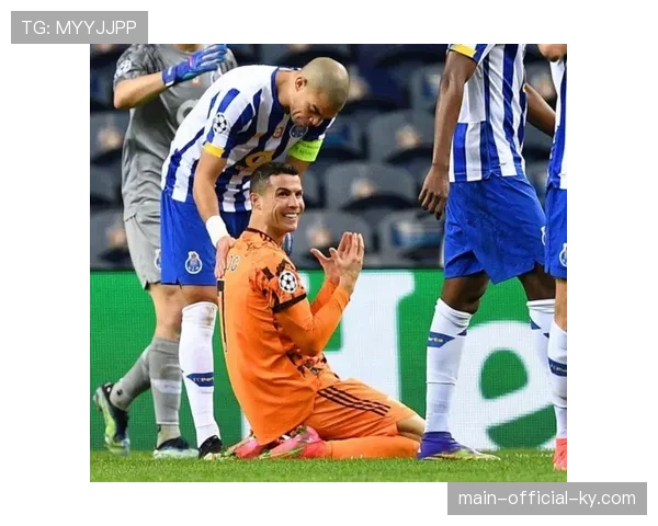 多特将帅质疑漏判点球 主裁判回应称拉扯轻微且属正常比赛范围